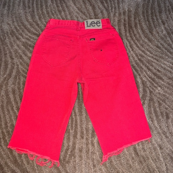 vintage red Levi cutoff shorts - Picture 4 of 4